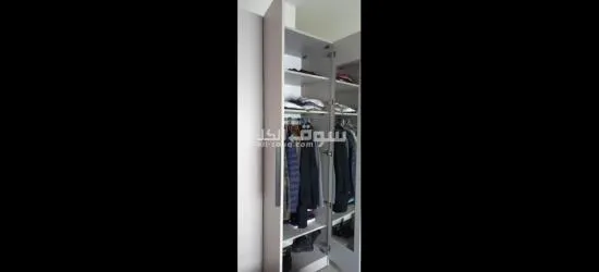 غرفة نوم كاملة مؤلفة من تختين وخزانة وكومود - 6