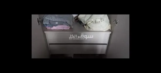 غرفة نوم كاملة مؤلفة من تختين وخزانة وكومود - 8
