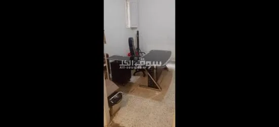 مكتب قزاز مرتب مع زاويه وثلاث دروج. وكرسي - 2