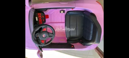 سيارة مع ريموت كونترول