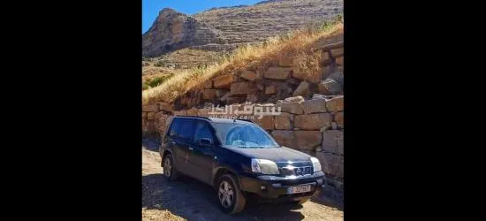 Jeep Nissan vitesse 3am beza7et farech lon beige - 2